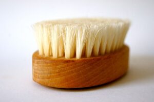 dry skin brushing