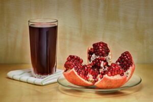 glass of pomegranate juice