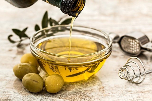 olive oil in bowl