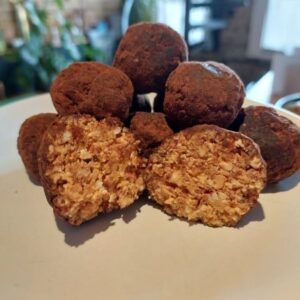 Red Peanut-Vanilla Protein Balls