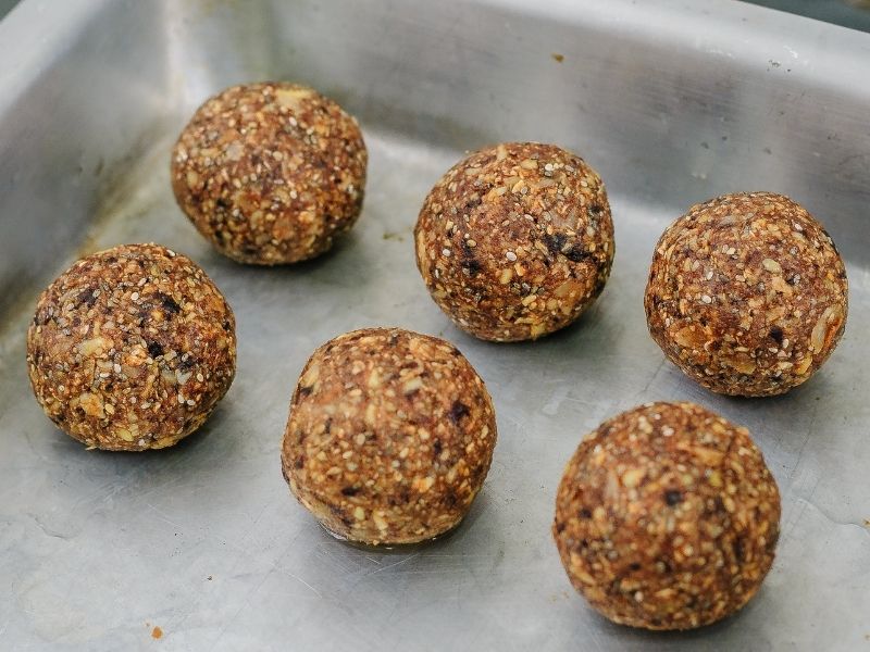 Raw energy balls