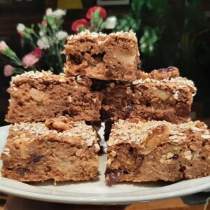 Apple-Sultana Cake Tray Bake